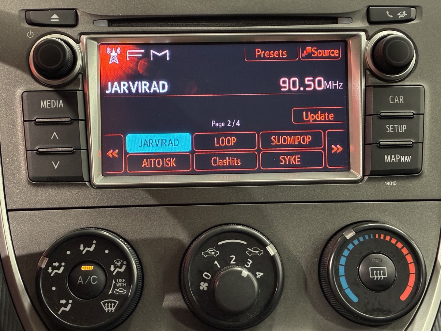 TOYOTA Verso-S 11