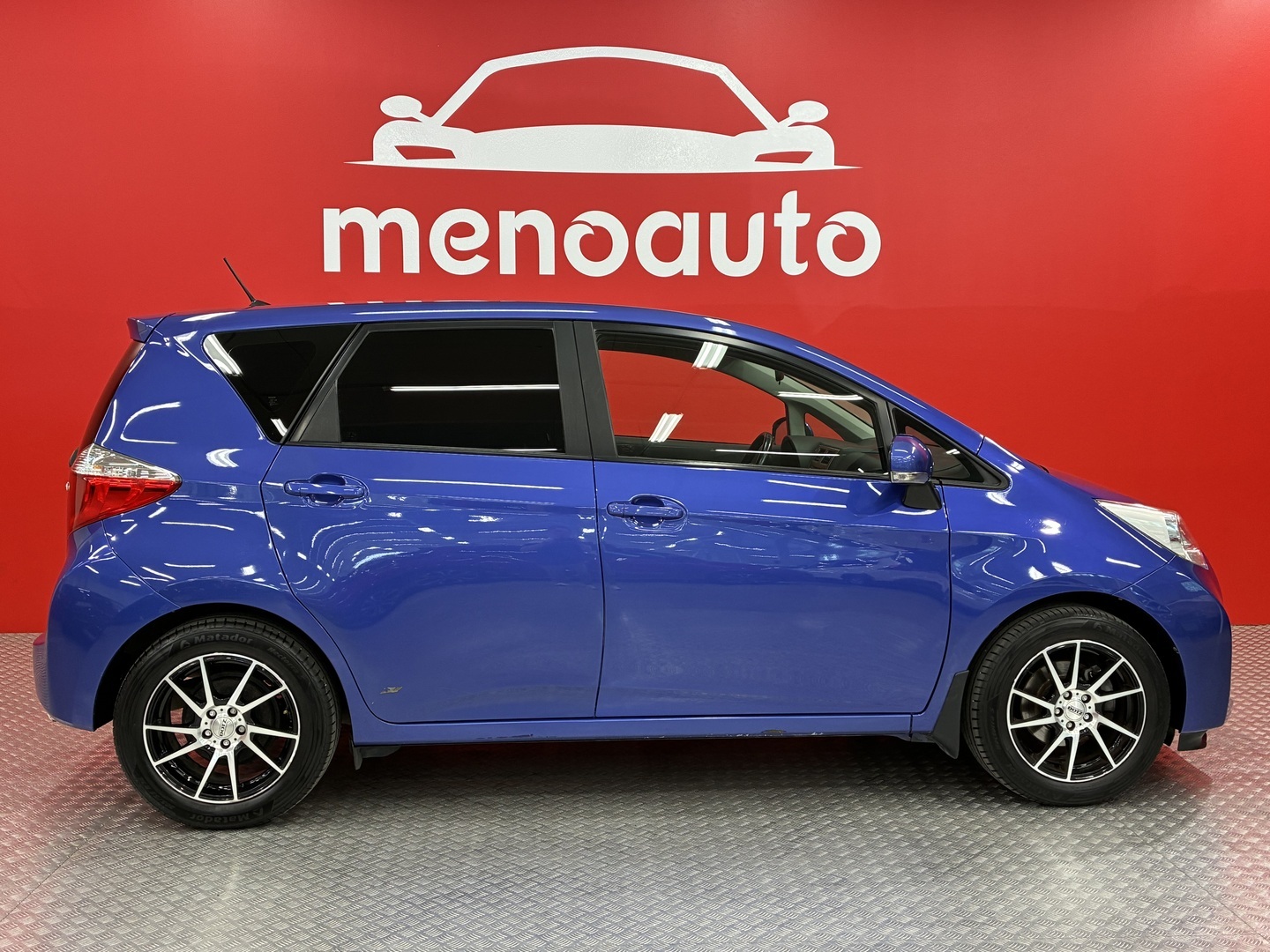 TOYOTA Verso-S 2