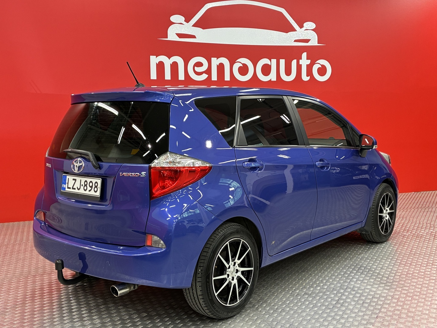 TOYOTA Verso-S 3