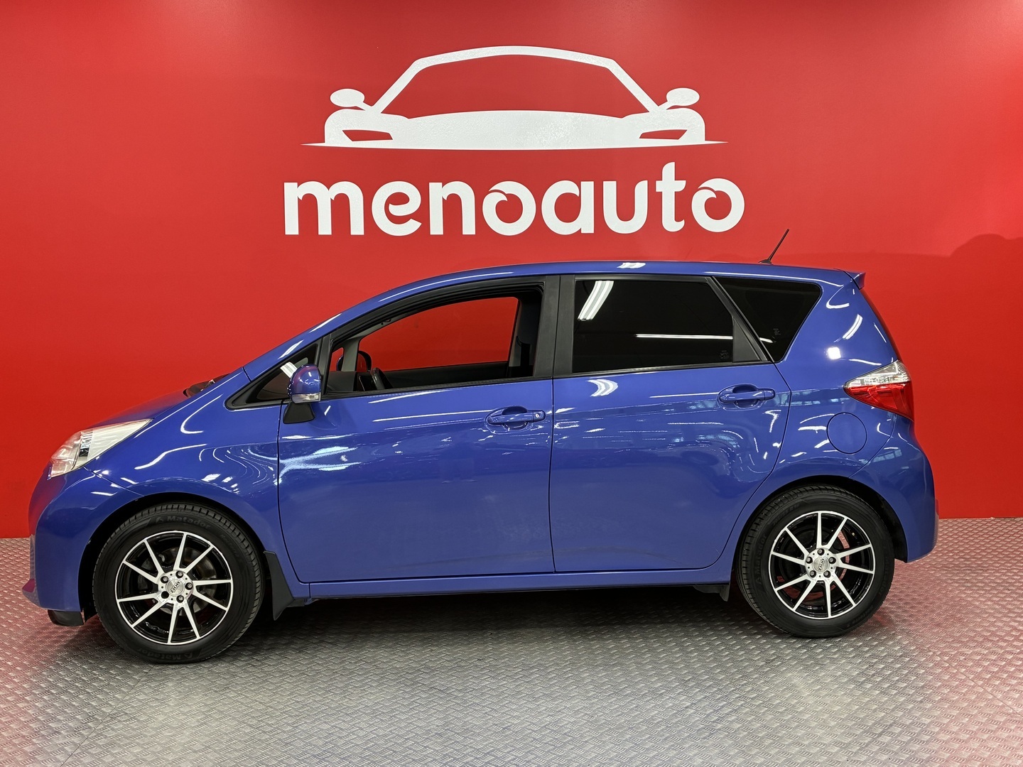 TOYOTA Verso-S 5
