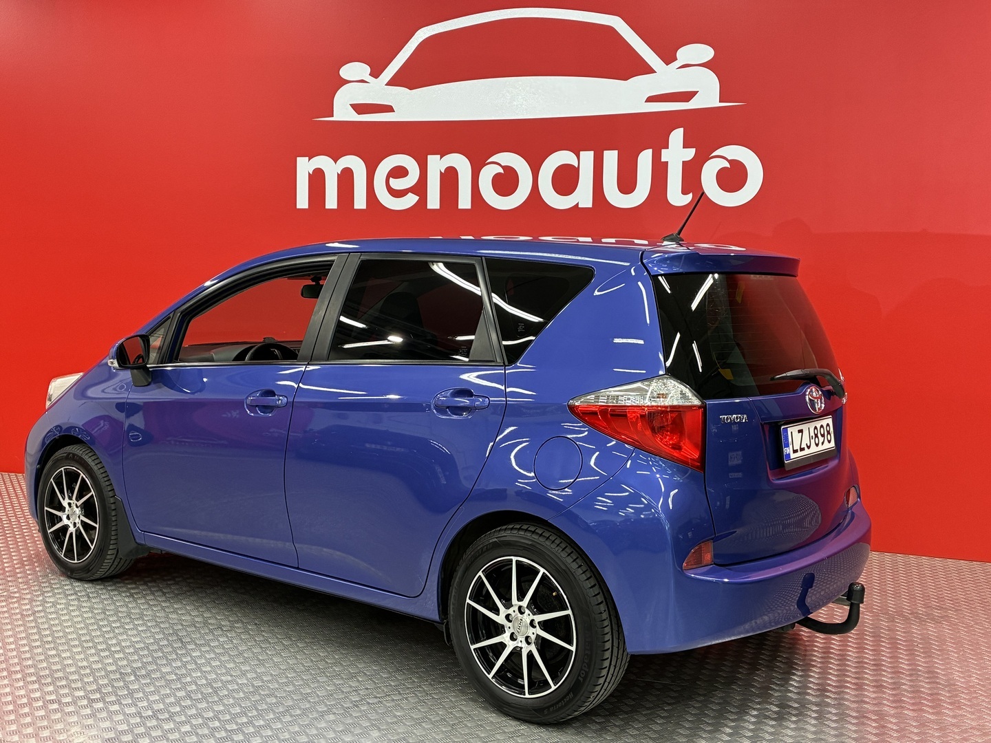 TOYOTA Verso-S 6