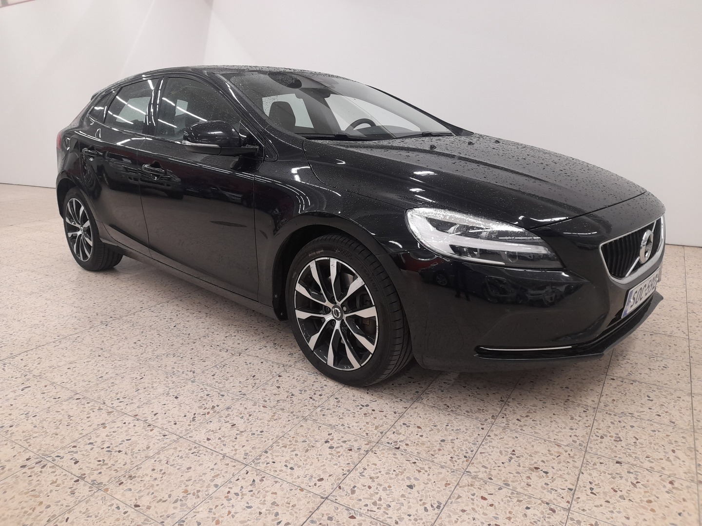 VOLVO V40 1