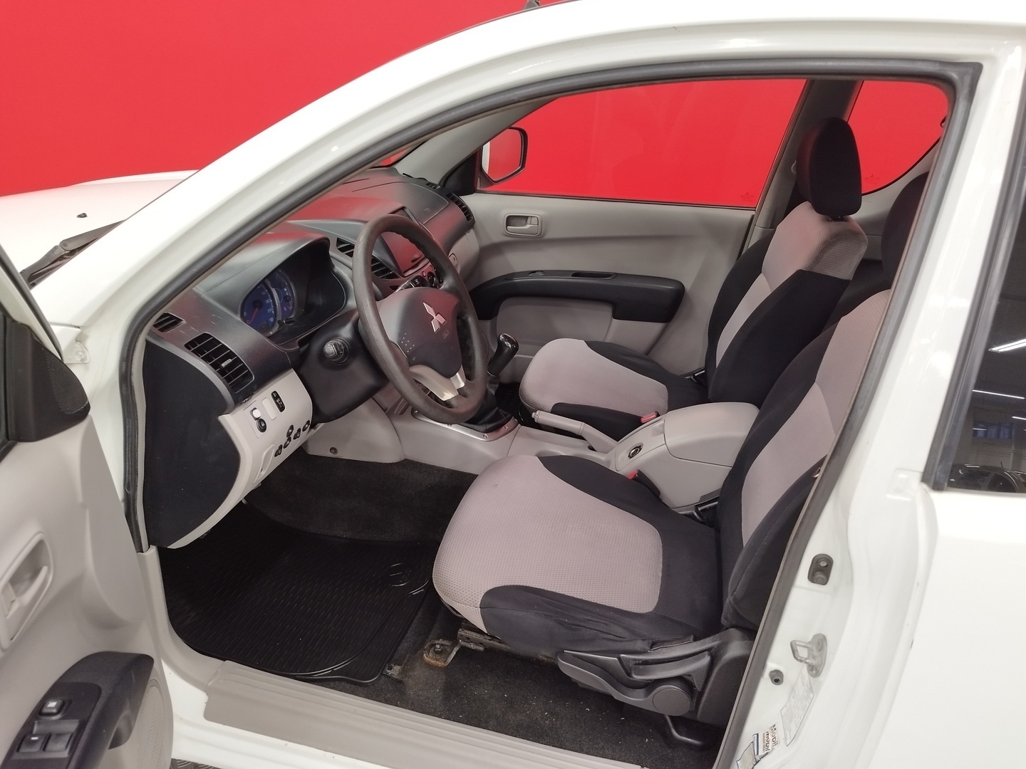MITSUBISHI L200 10
