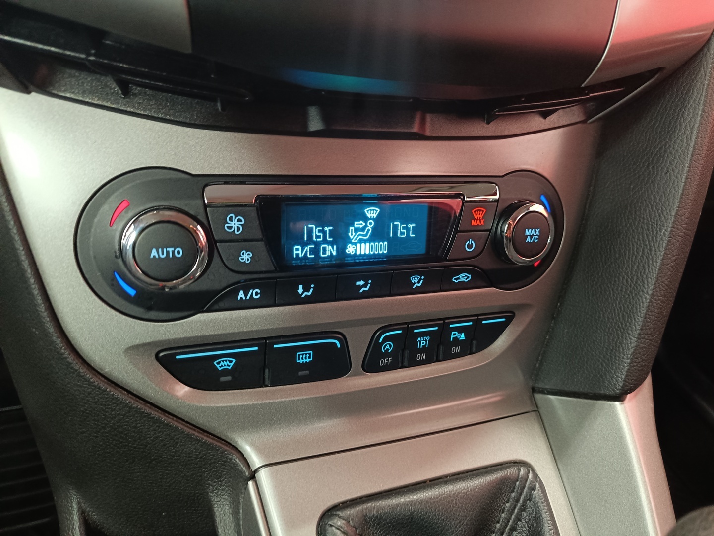 FORD Focus 13