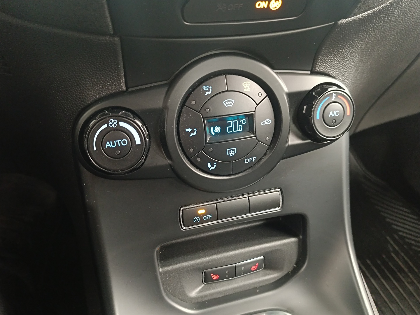 FORD Fiesta 13