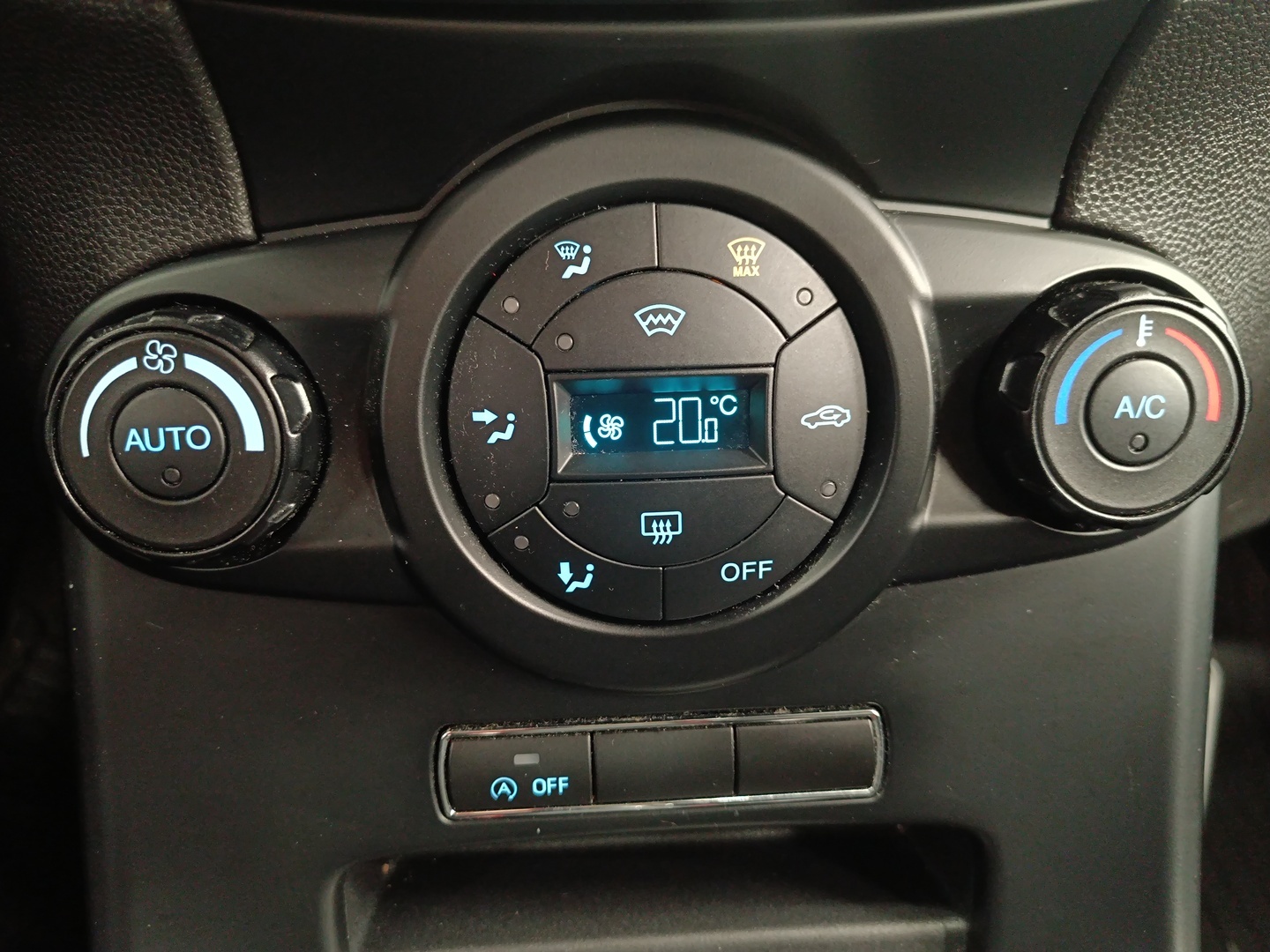 FORD Fiesta 14