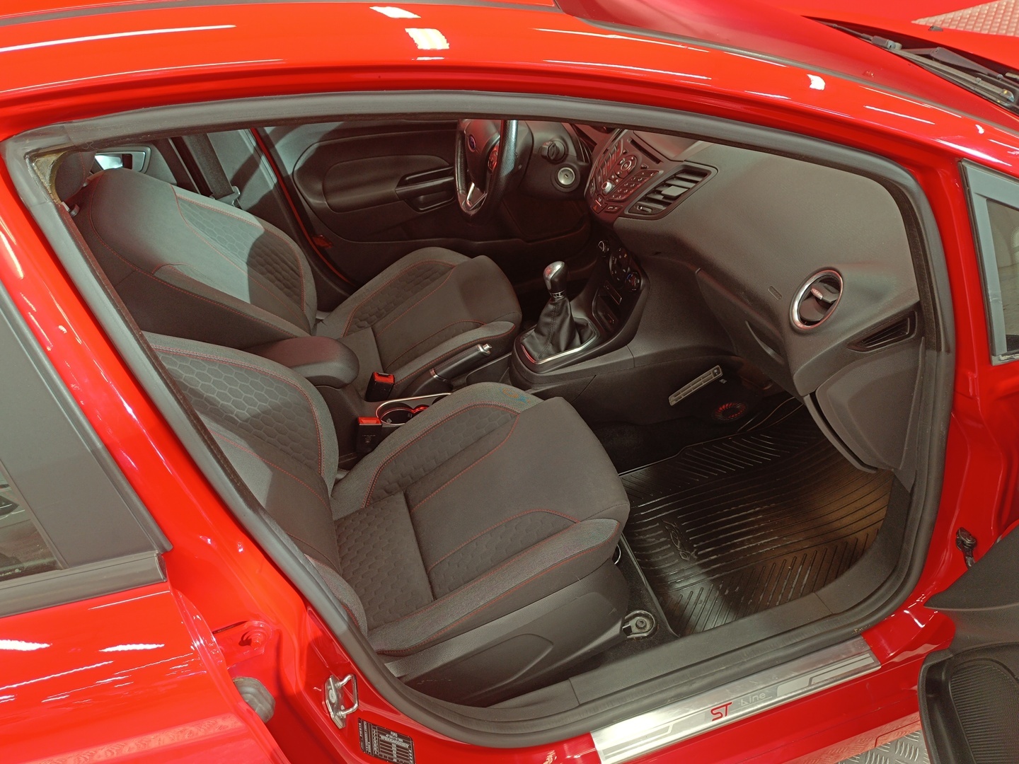 FORD Fiesta 16