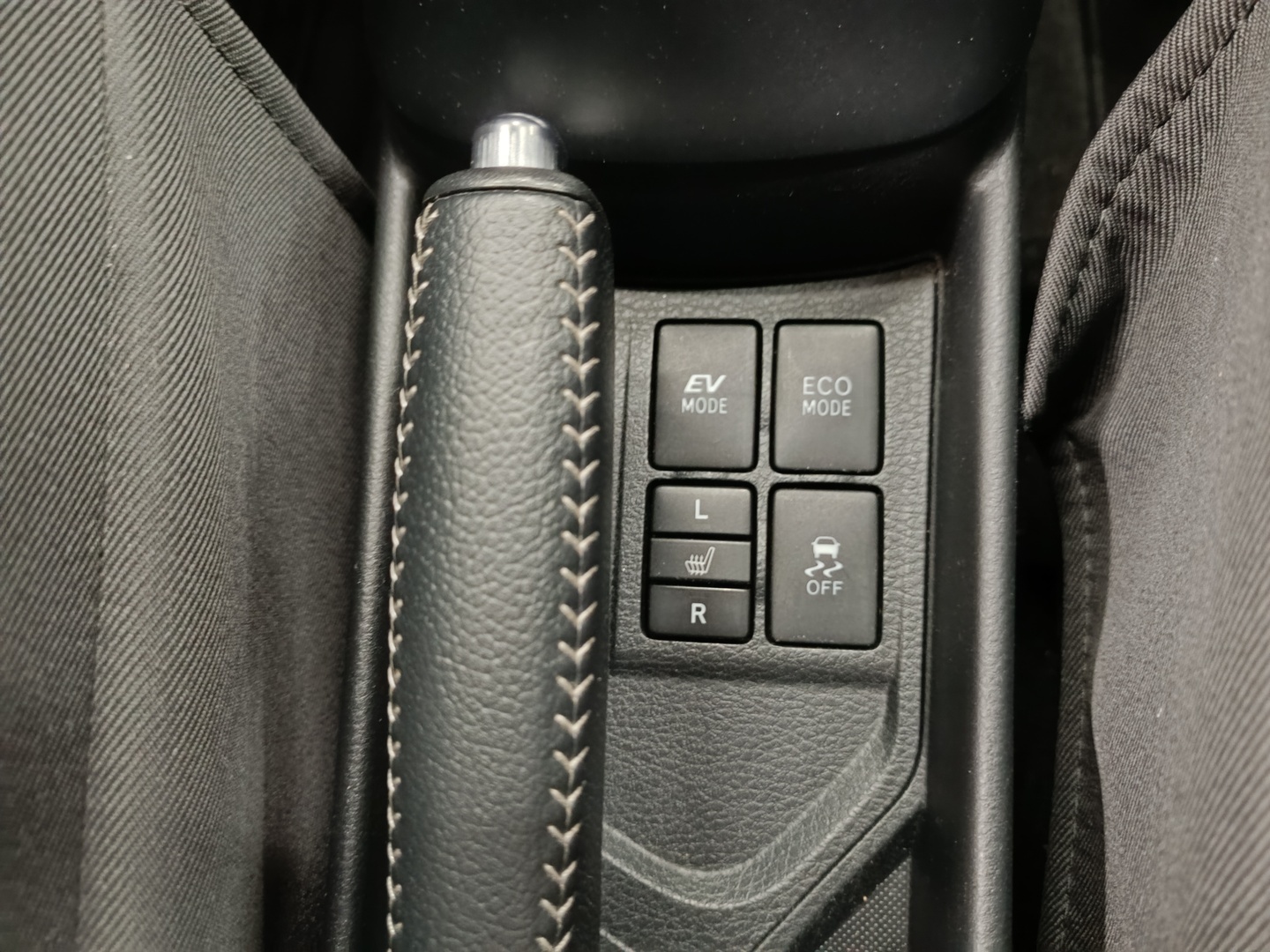 TOYOTA Yaris 15