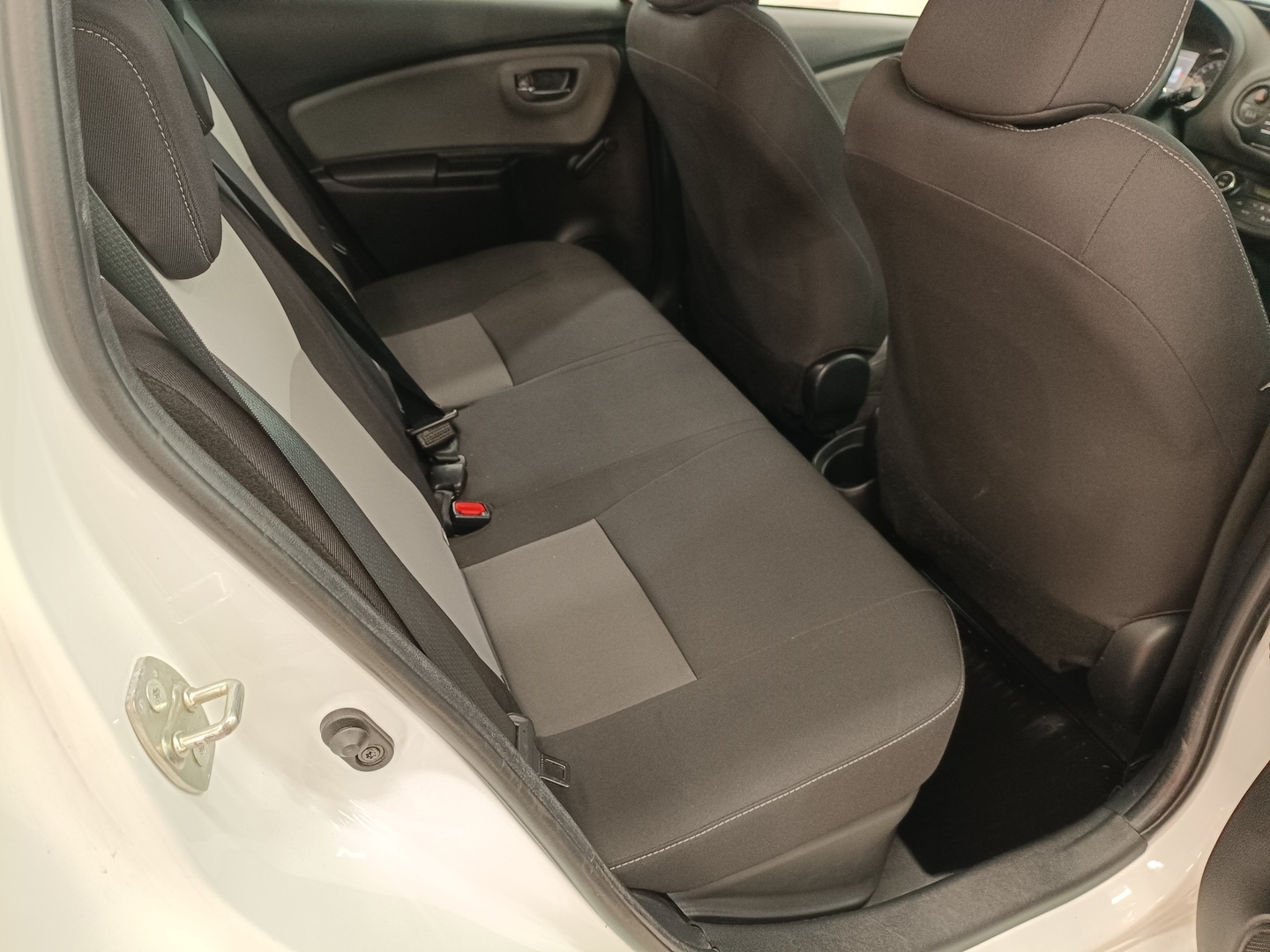 TOYOTA Yaris 17