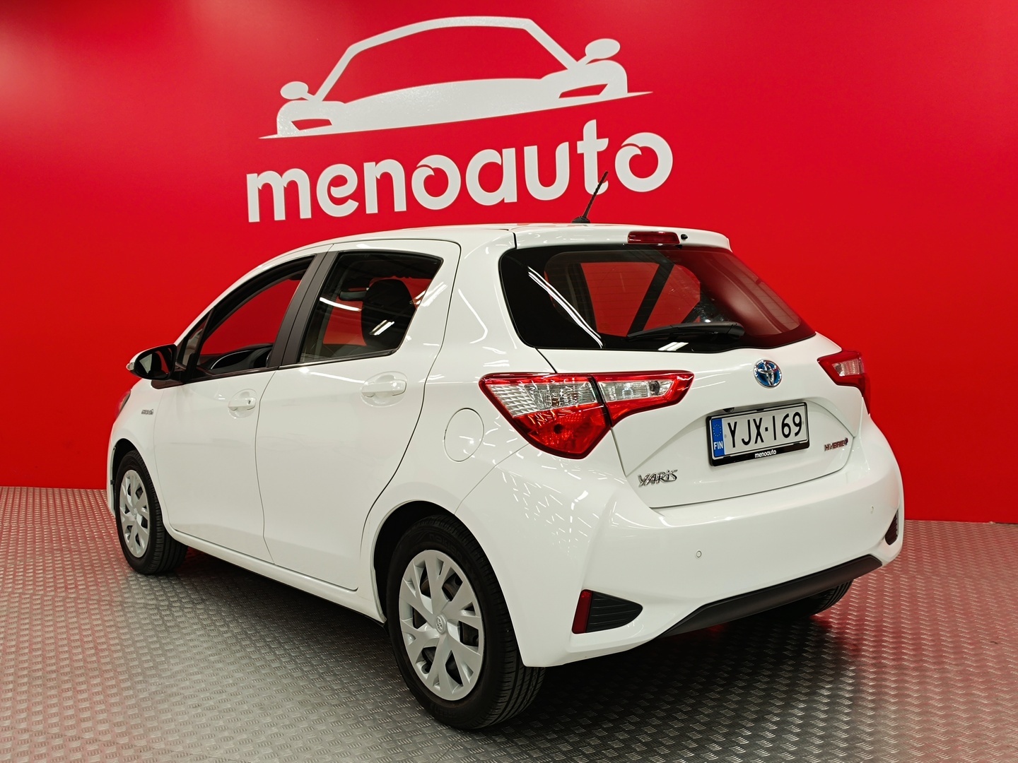 TOYOTA Yaris 6