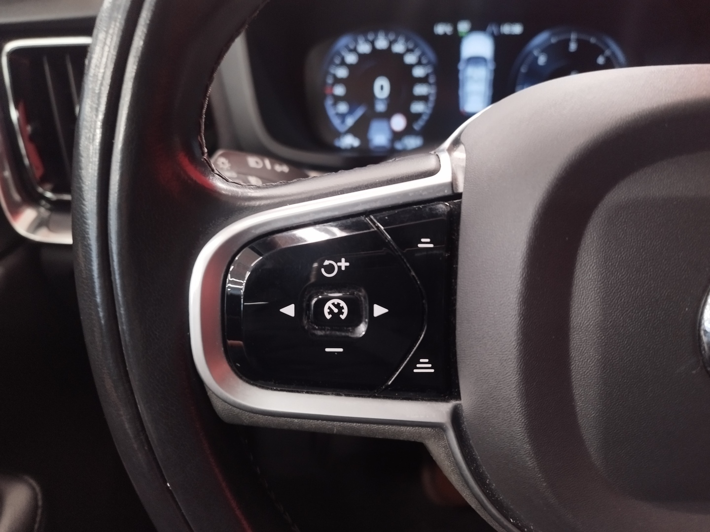 VOLVO V60 11