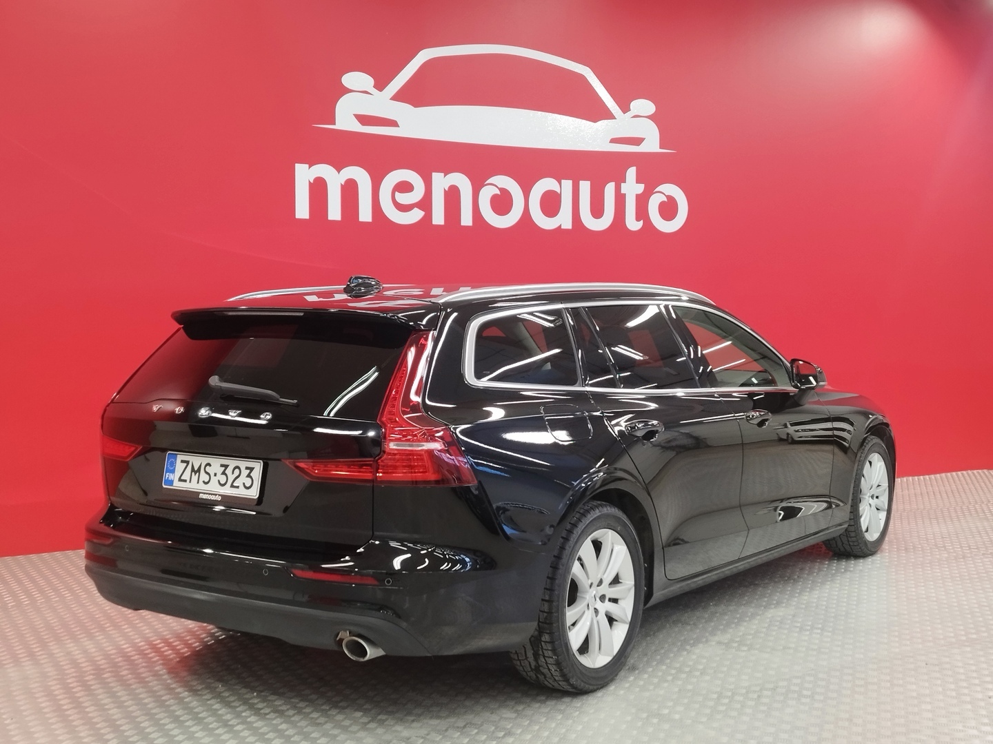 VOLVO V60 3