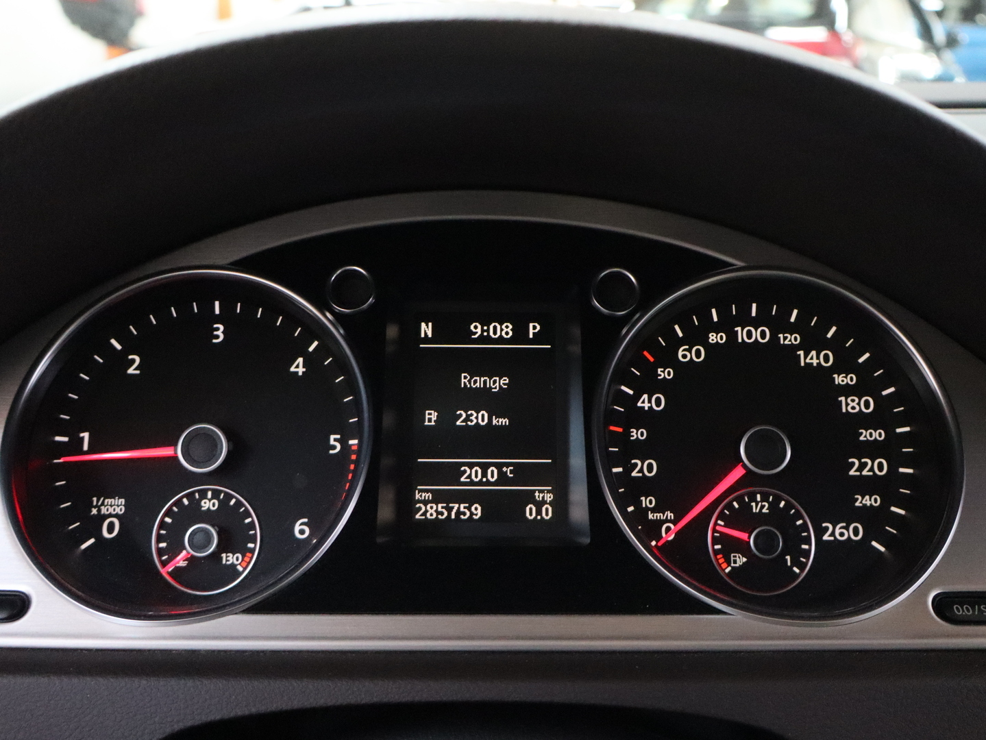 VOLKSWAGEN PASSAT 2011