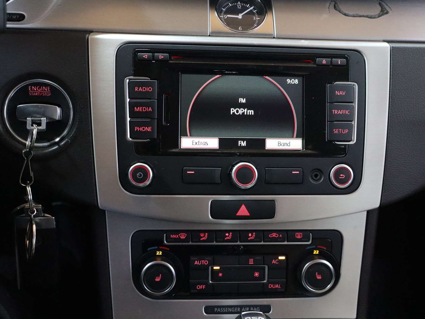 VOLKSWAGEN PASSAT 2011