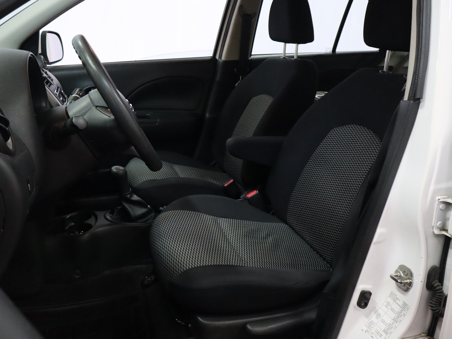 NISSAN Micra 2015