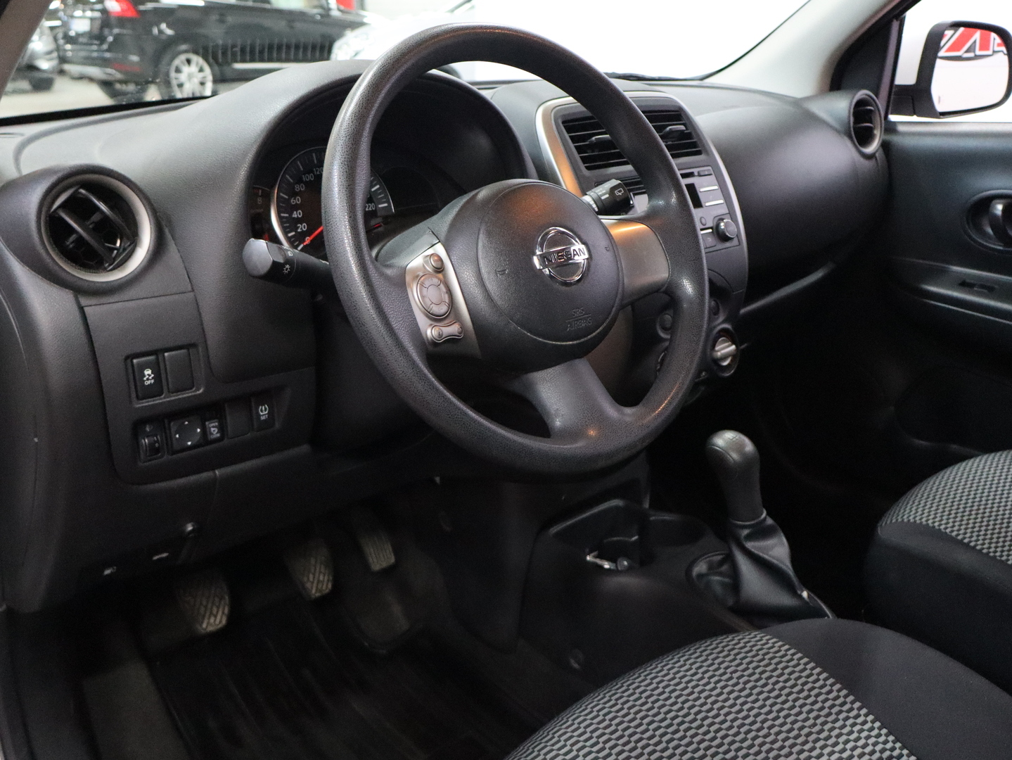 NISSAN Micra 2015