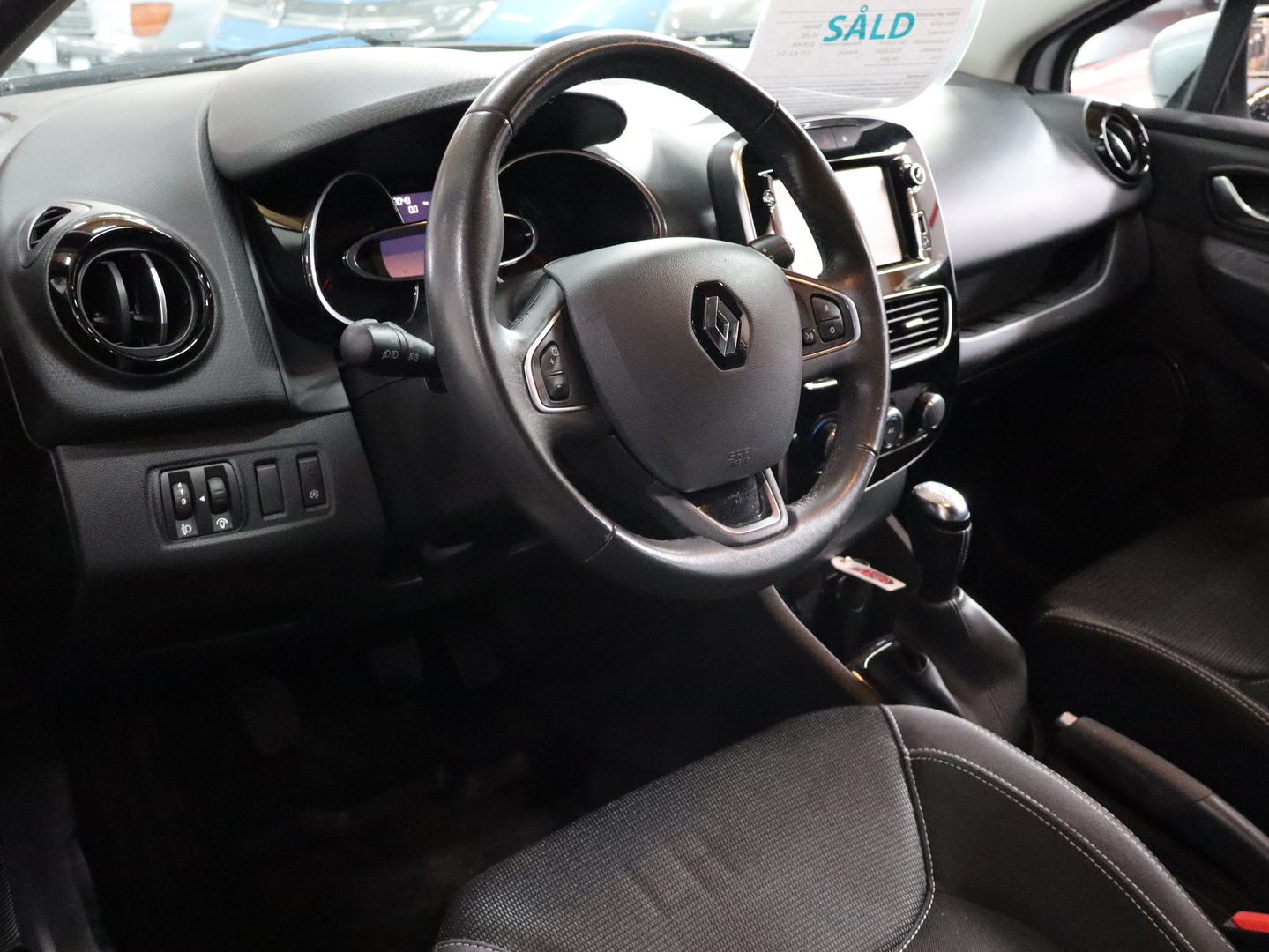 RENAULT Clio 2016