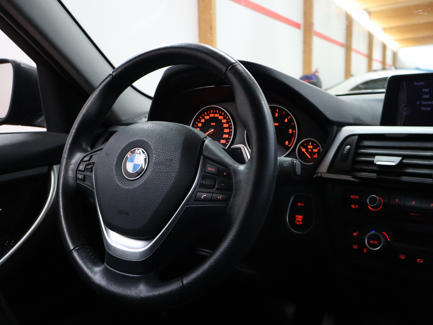 BMW 320 2012