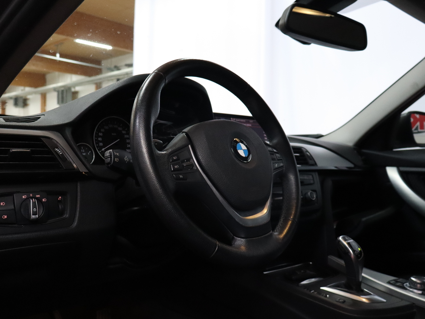 BMW 320 2012