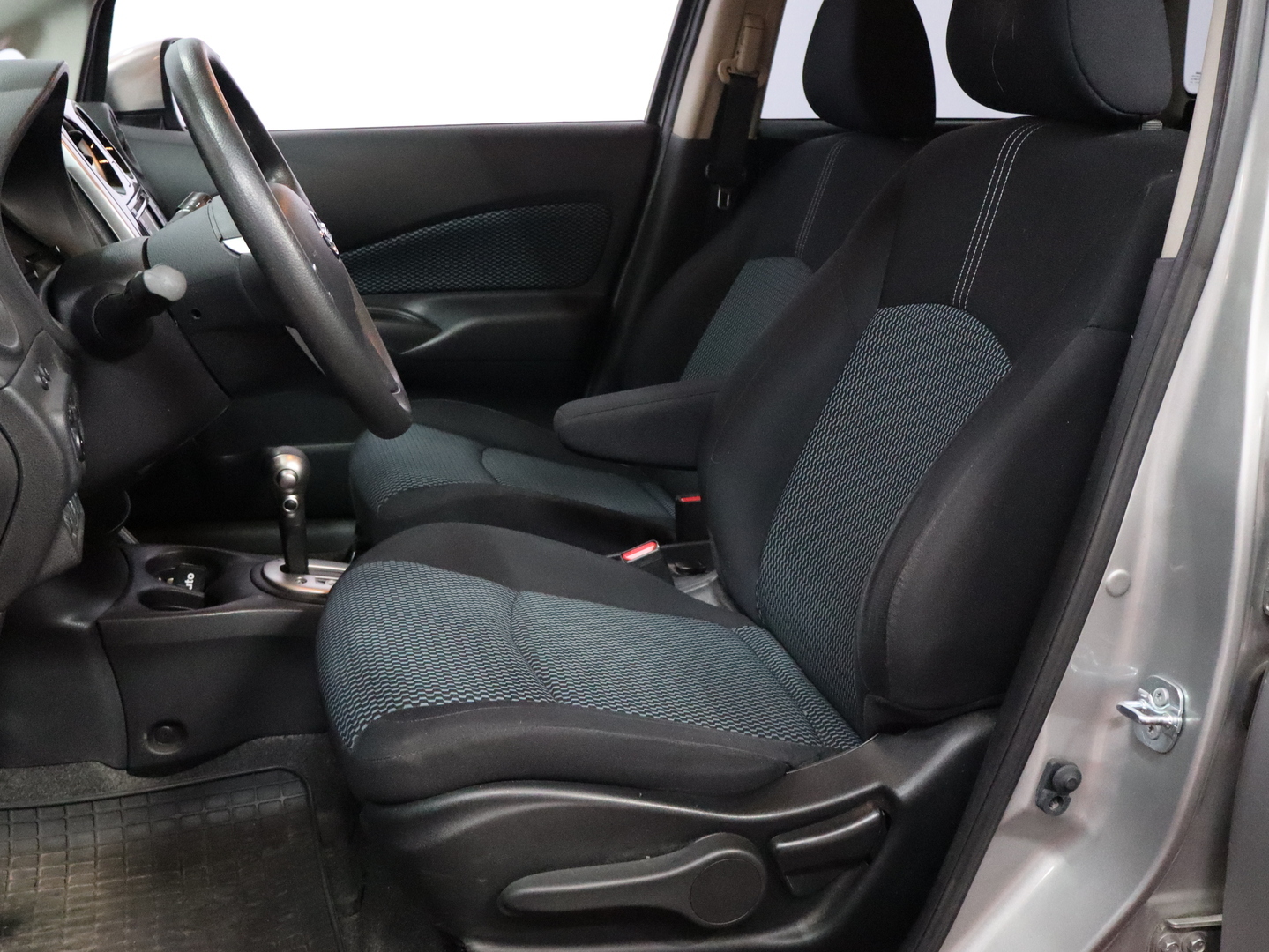 NISSAN Note 2015