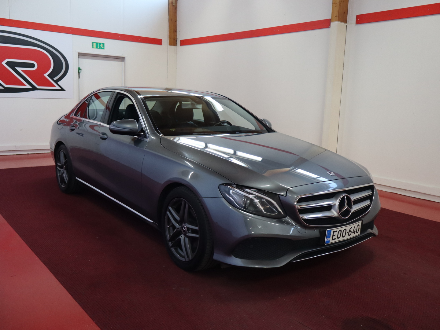 MERCEDES-BENZ E 2017