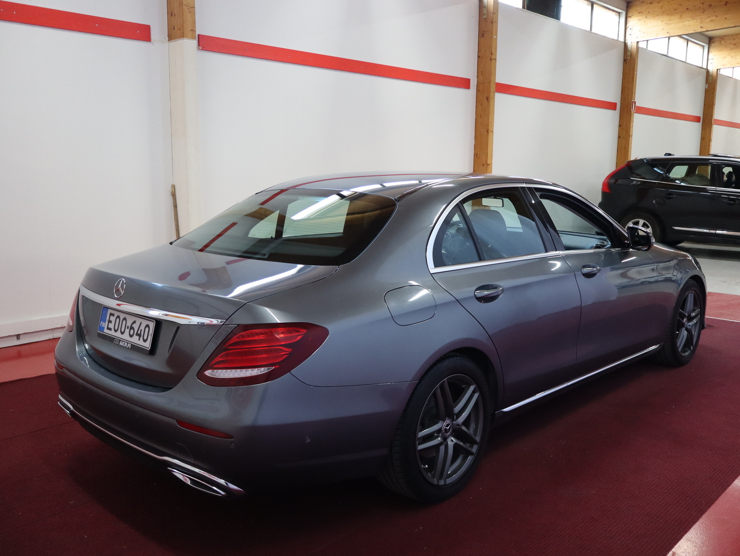 MERCEDES-BENZ E 2017