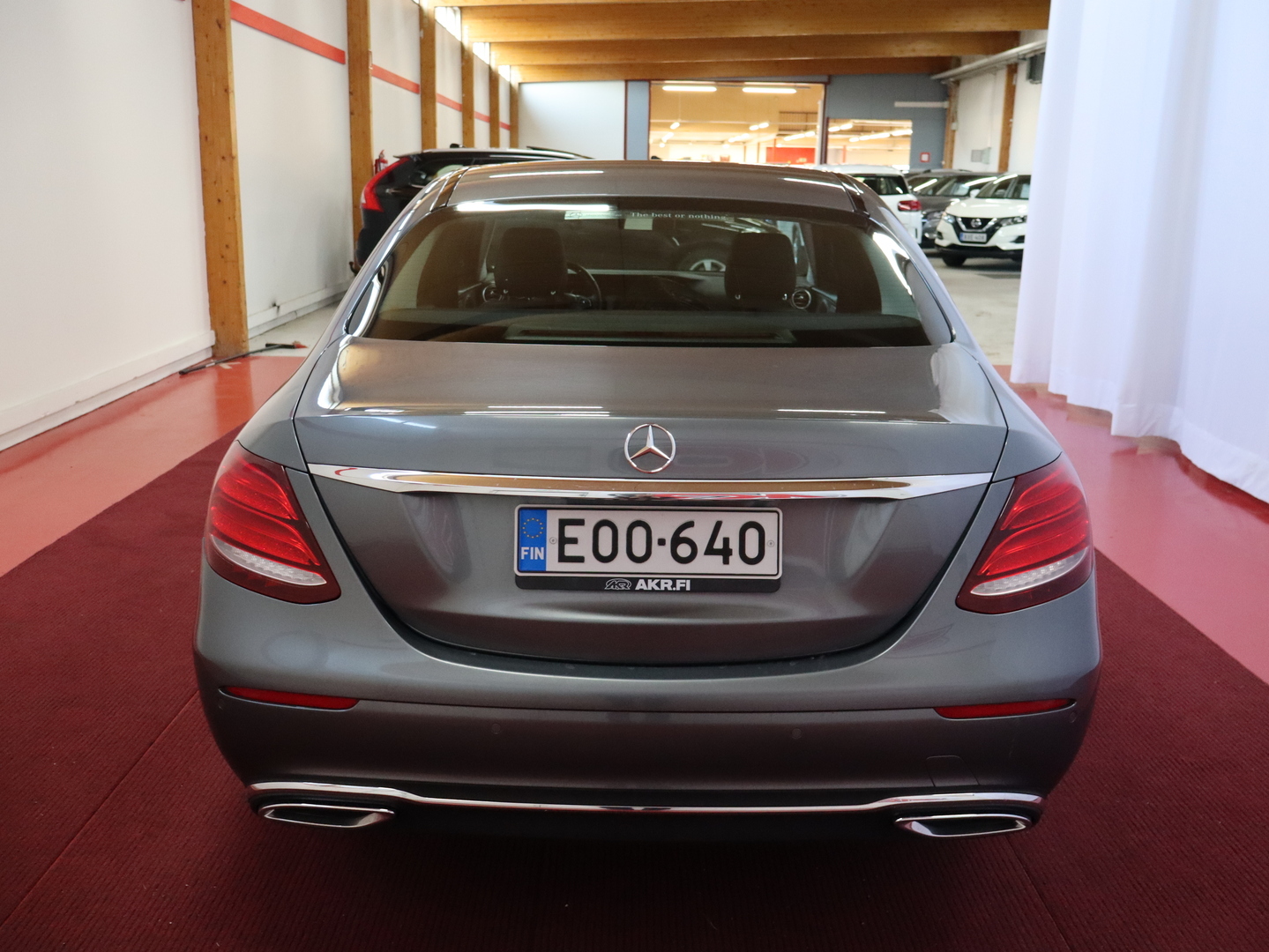 MERCEDES-BENZ E 2017