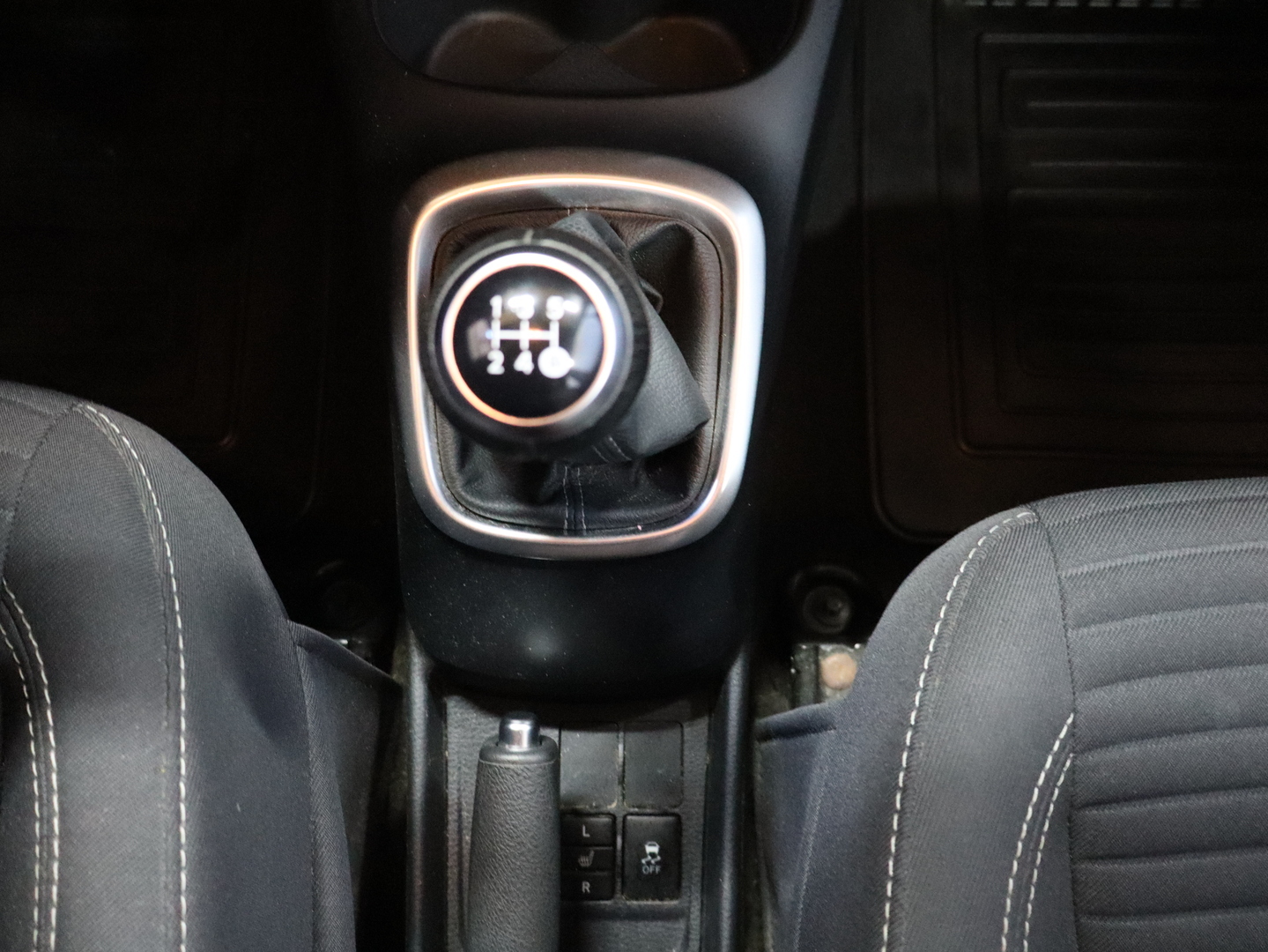 TOYOTA Yaris 2018