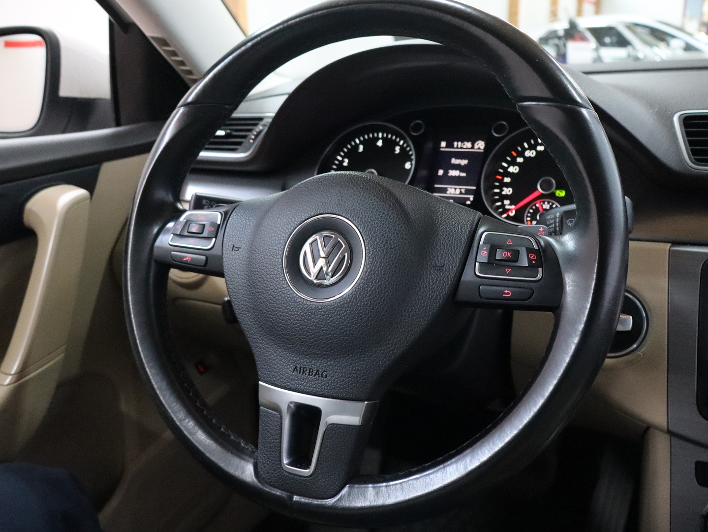 VOLKSWAGEN Passat 2012