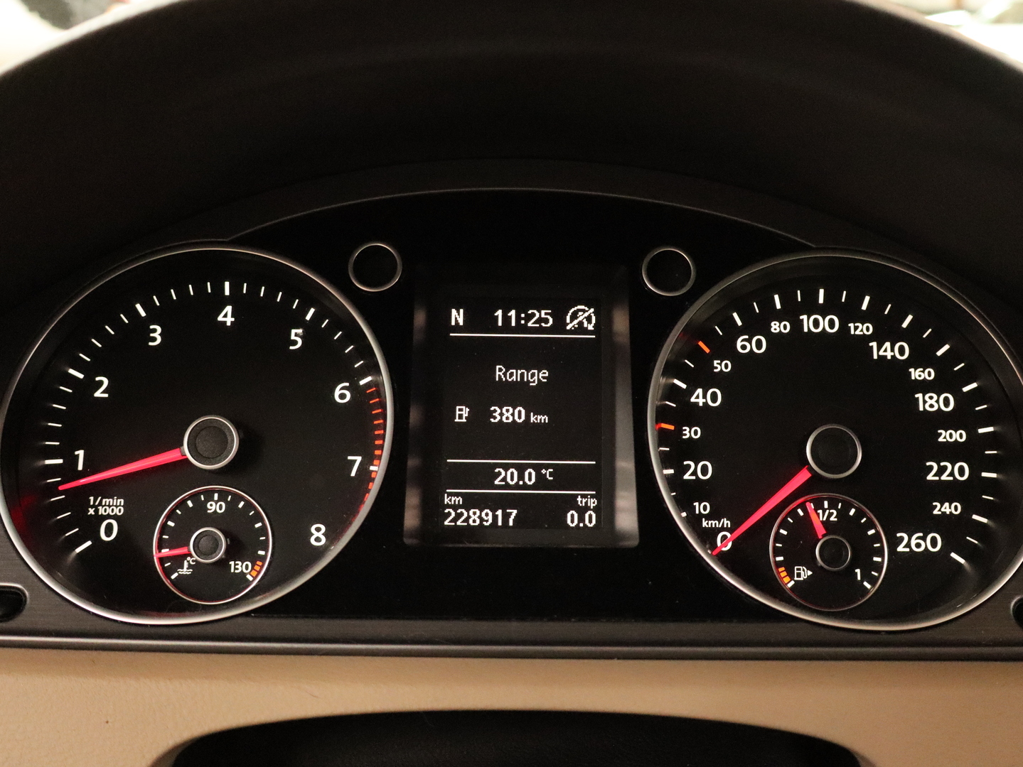 VOLKSWAGEN Passat 2012