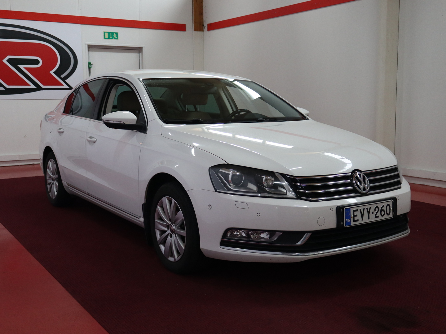 VOLKSWAGEN Passat 2012