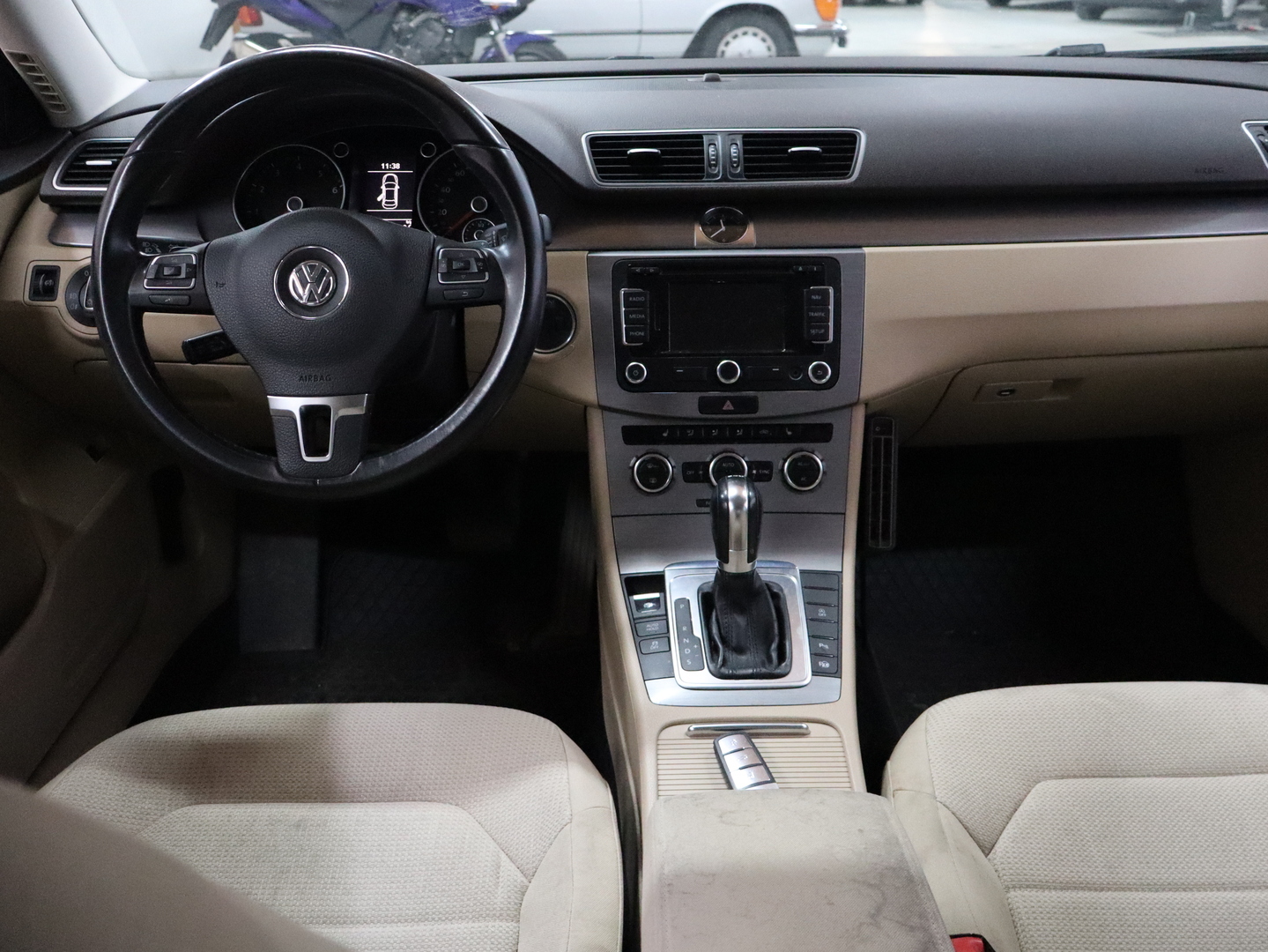 VOLKSWAGEN Passat 2012