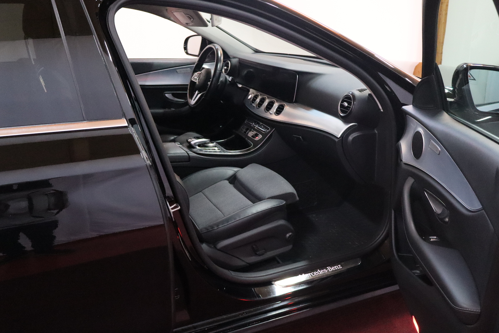 MERCEDES-BENZ E 2020