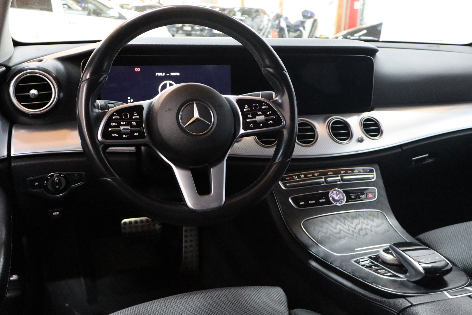 MERCEDES-BENZ E 2020