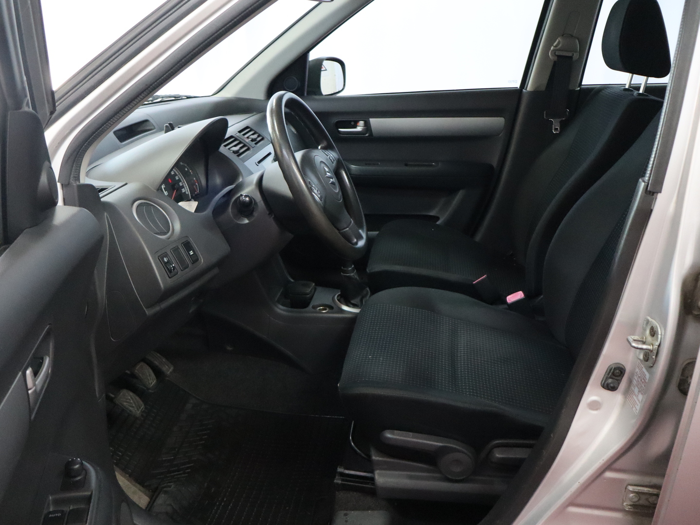 SUZUKI Swift 9