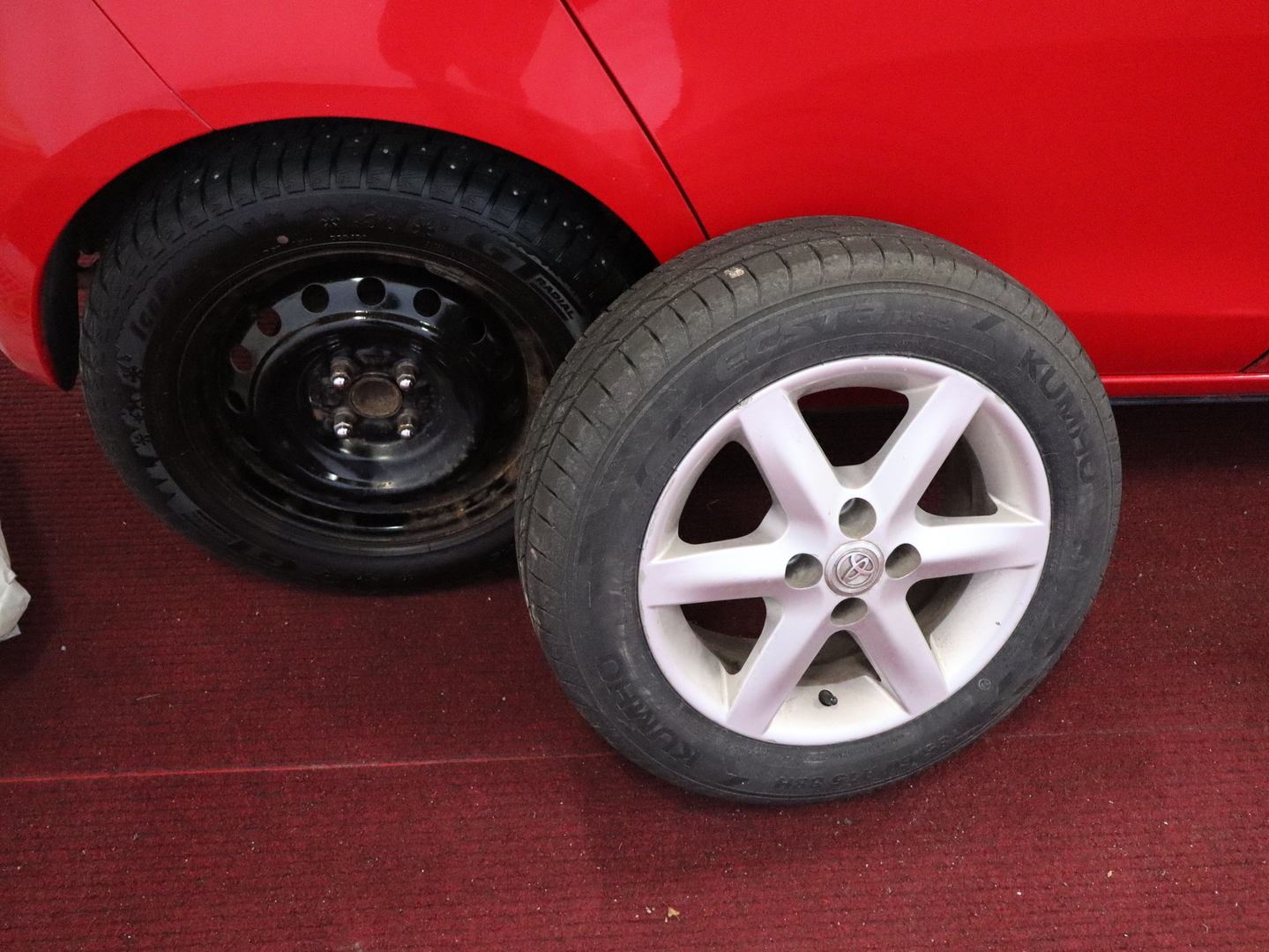 TOYOTA Yaris 2011