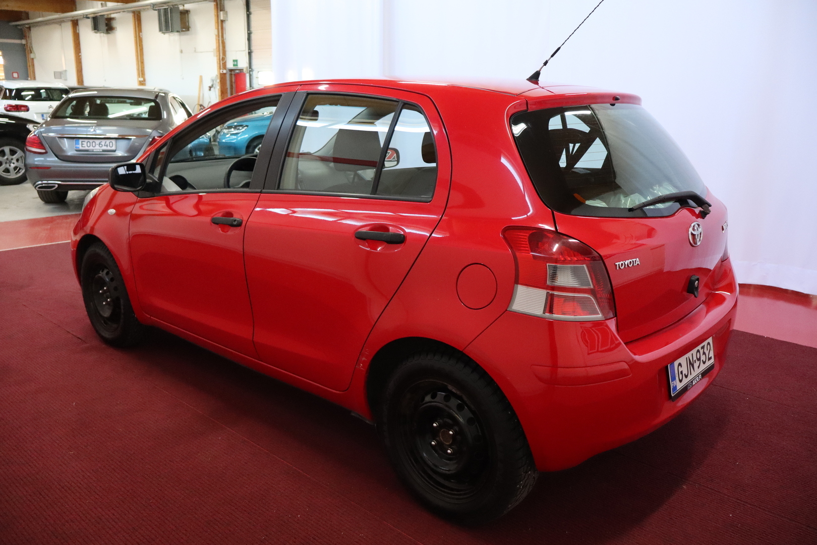 TOYOTA Yaris 2011