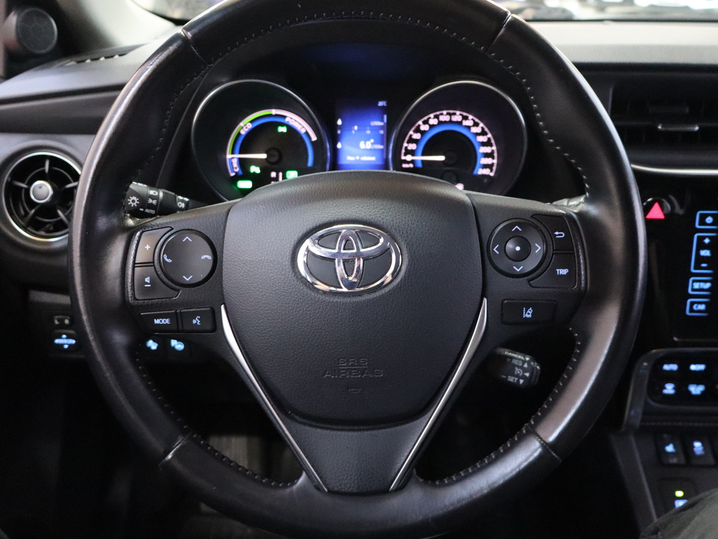 TOYOTA Auris 2016