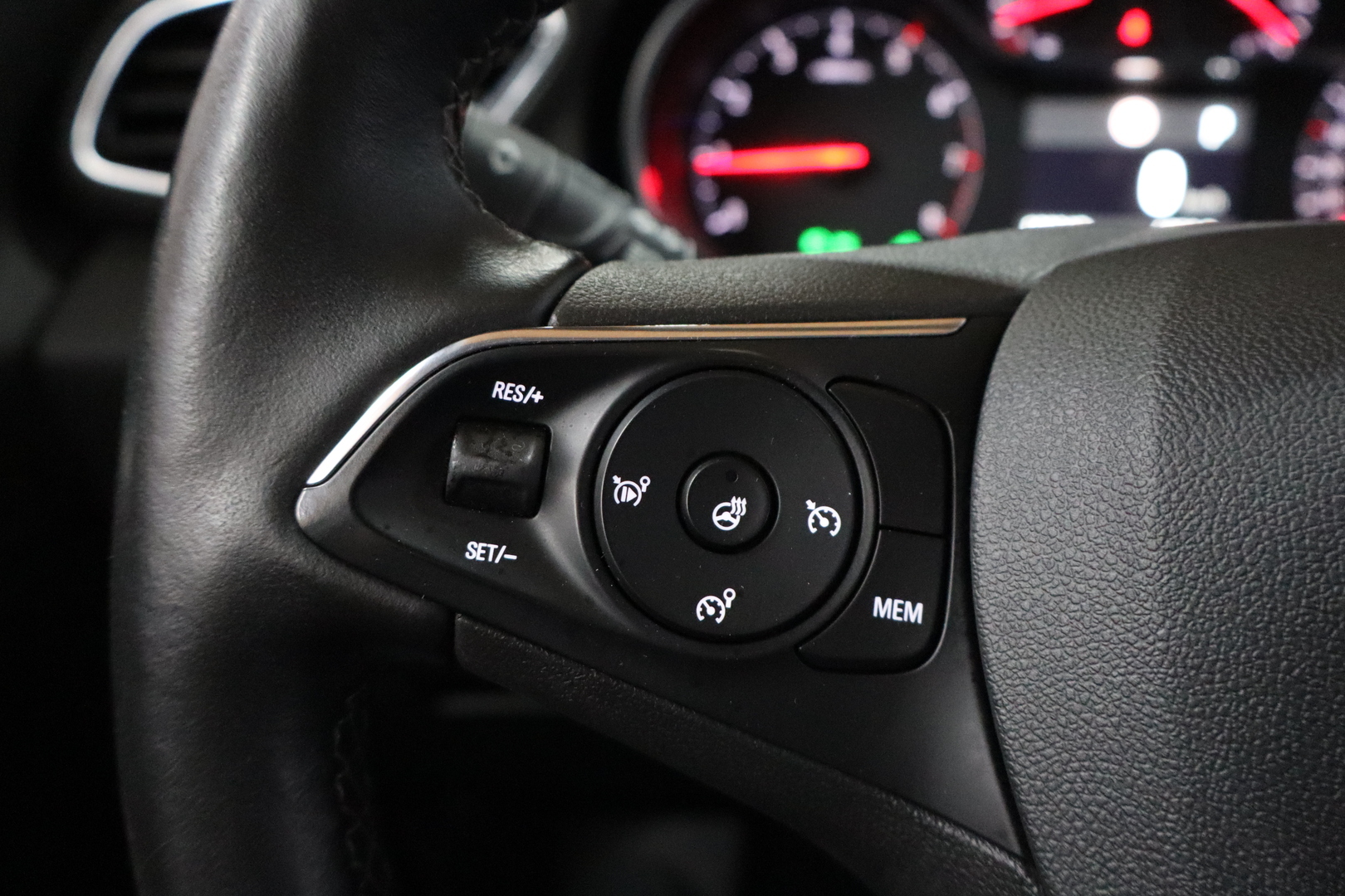 OPEL Grandland X 9