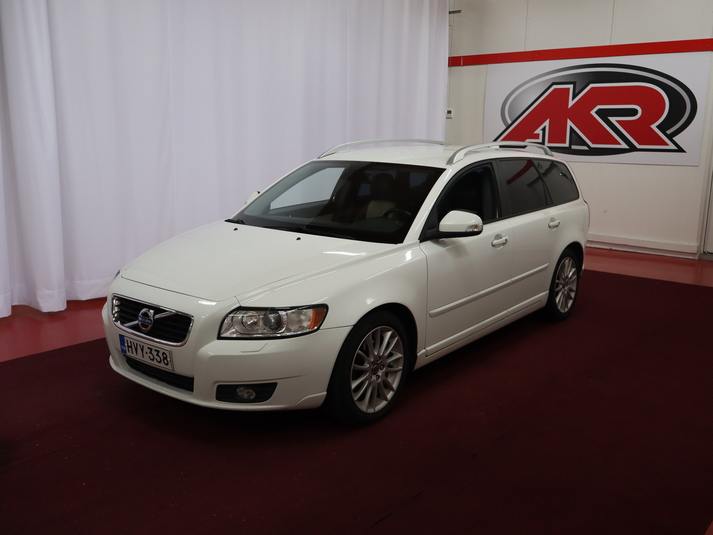 VOLVO V50 1