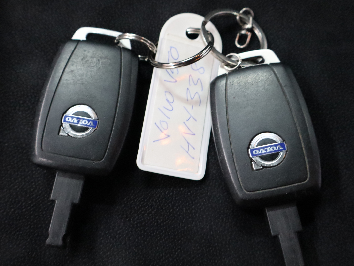 VOLVO V50 26
