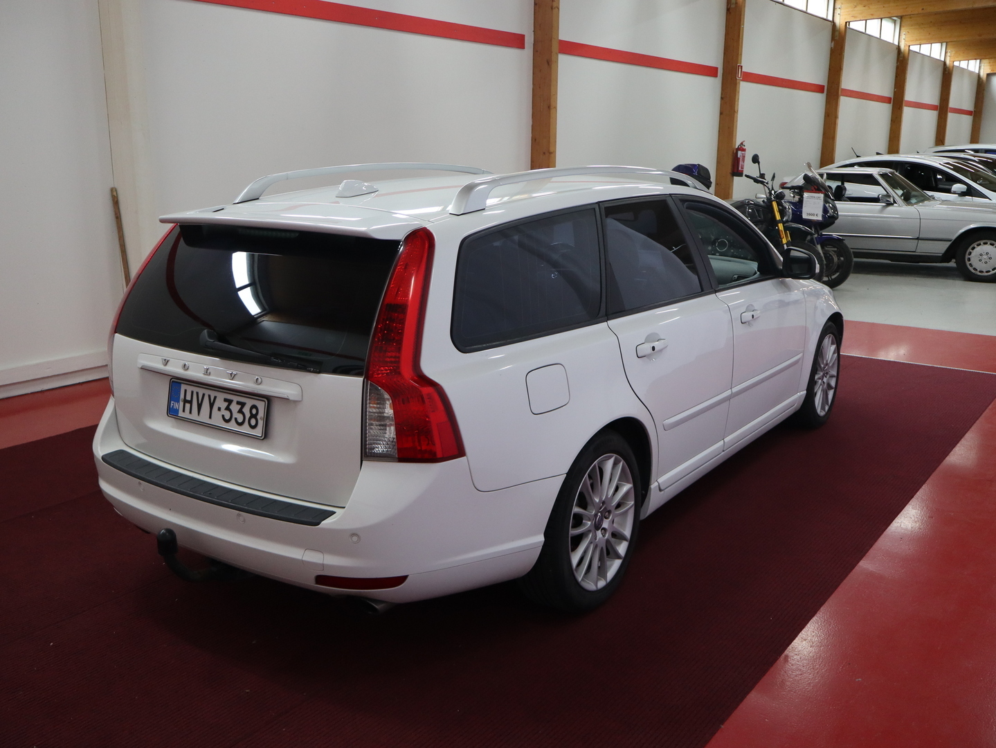 VOLVO V50 4