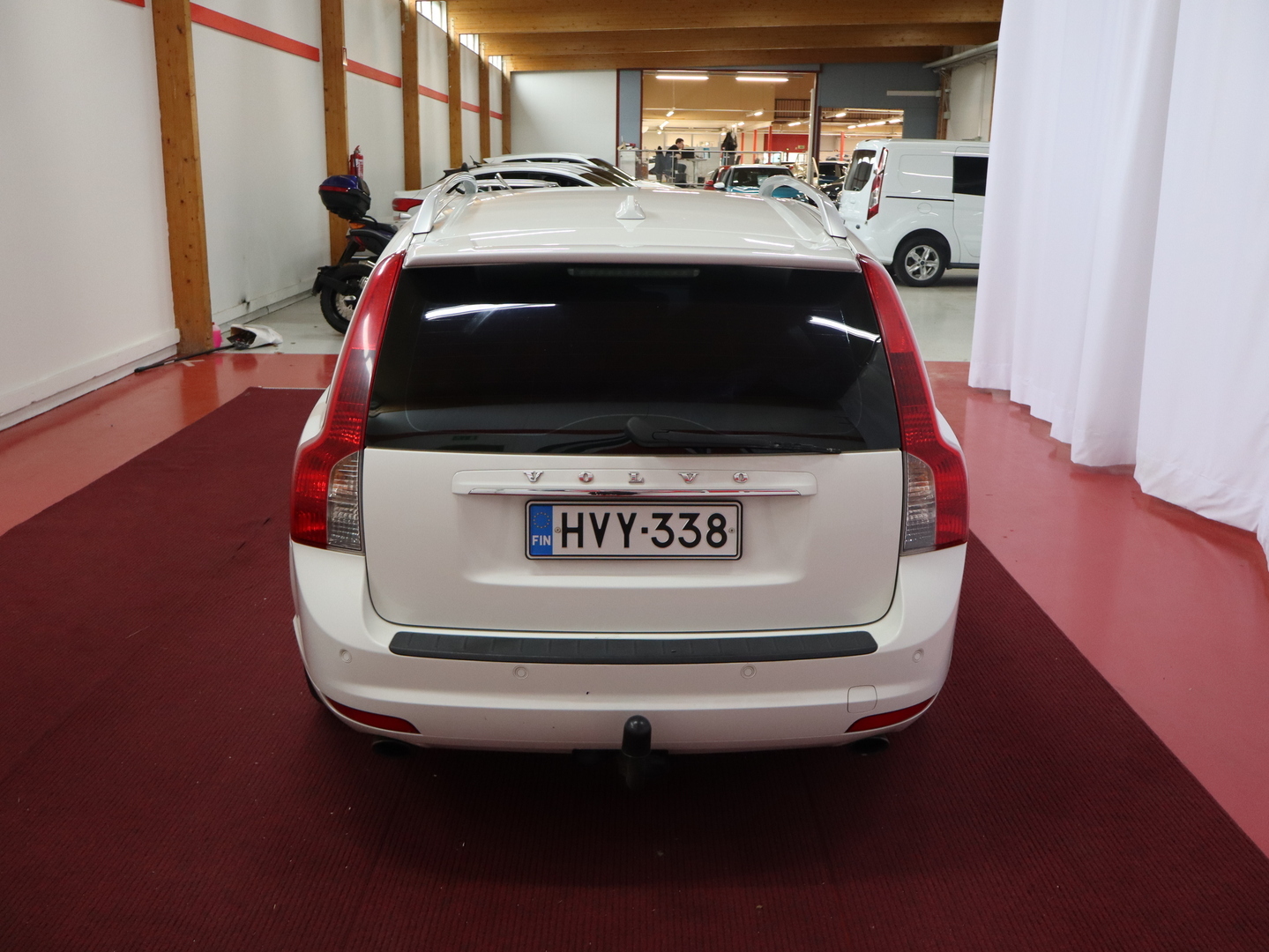 VOLVO V50 5