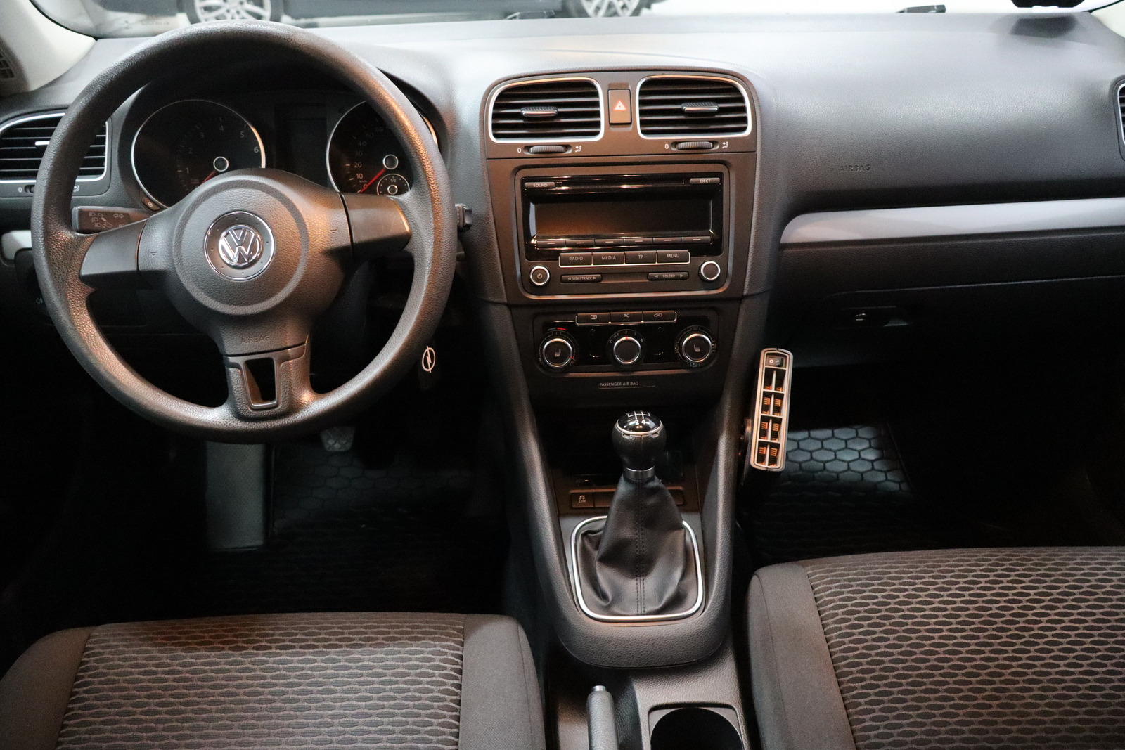 VOLKSWAGEN Golf 2012