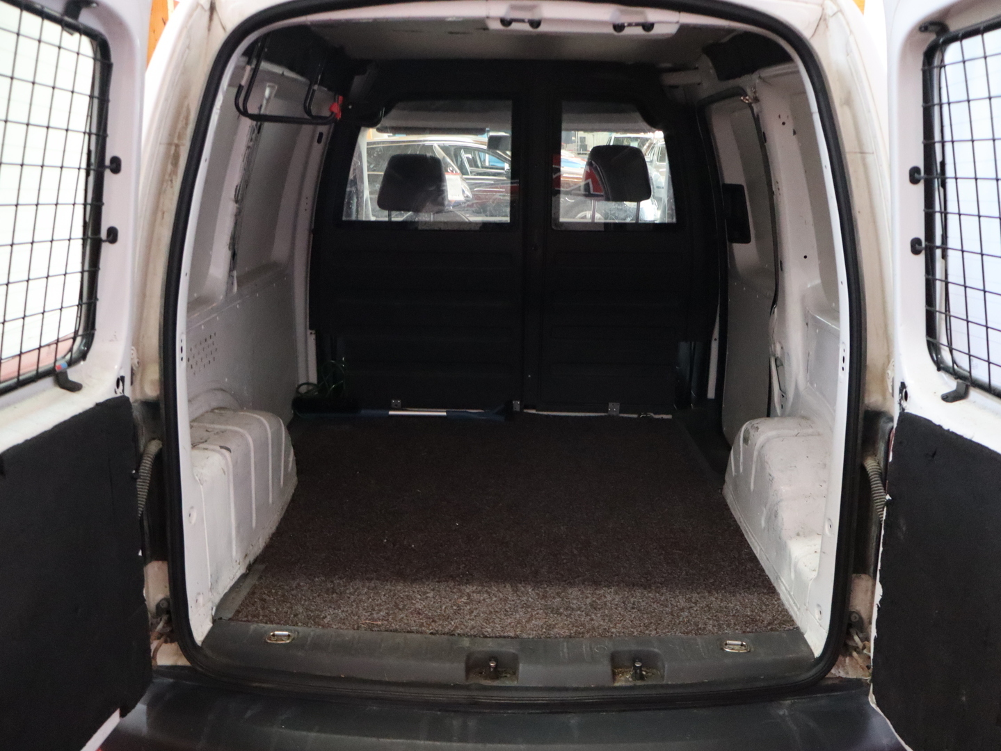 VOLKSWAGEN Caddy 2011
