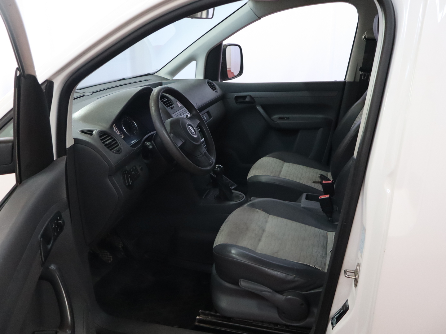 VOLKSWAGEN Caddy 2011