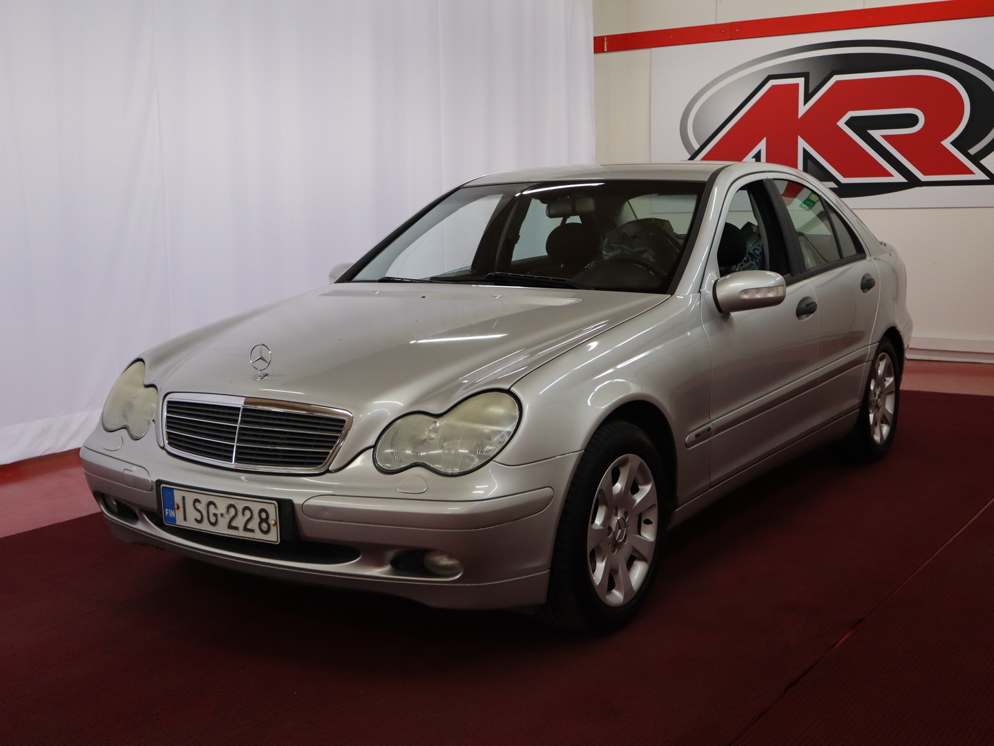 MERCEDES-BENZ C 2004