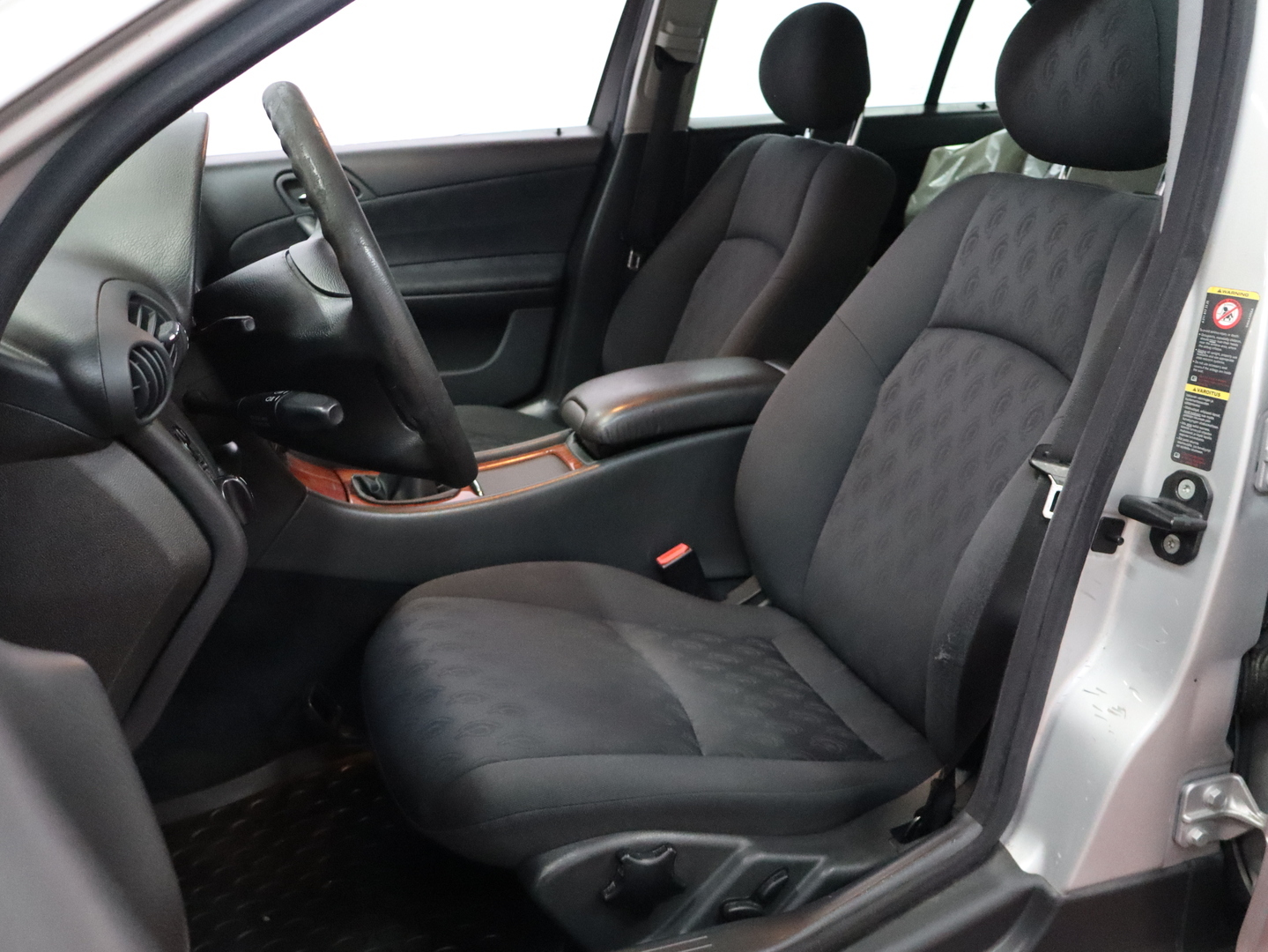 MERCEDES-BENZ C 2004