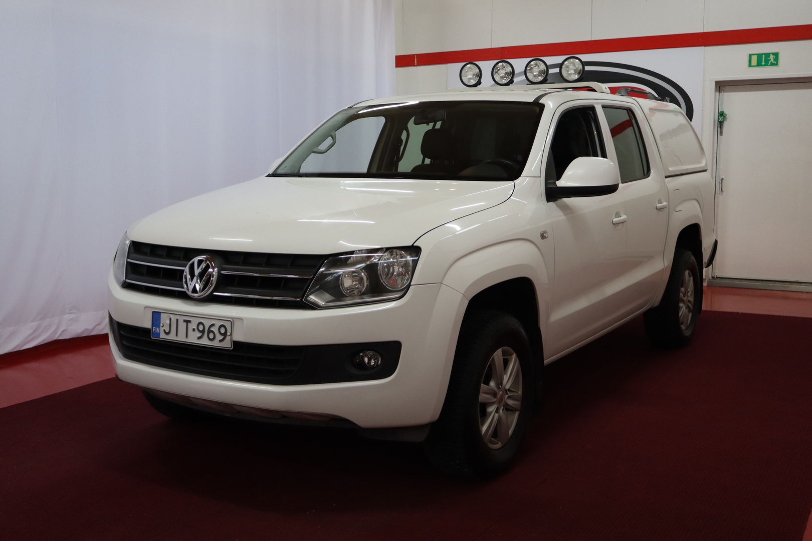 VOLKSWAGEN Amarok 2012