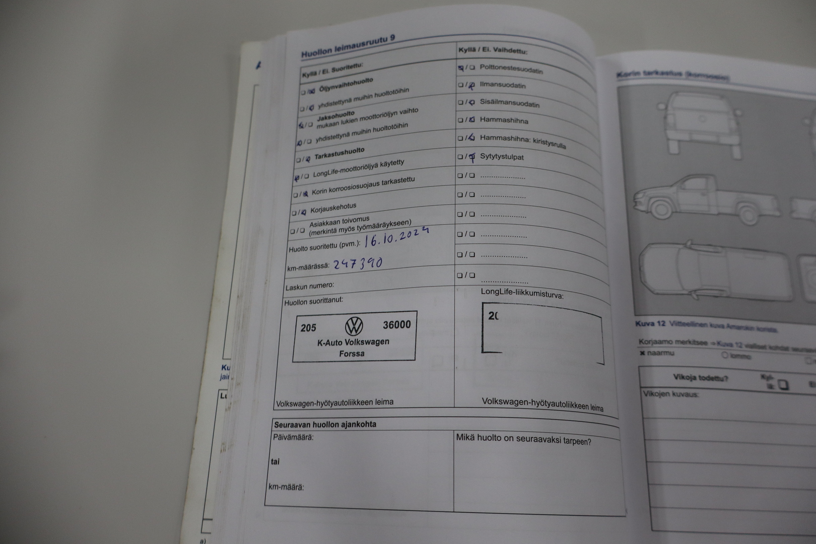 VOLKSWAGEN Amarok 2012